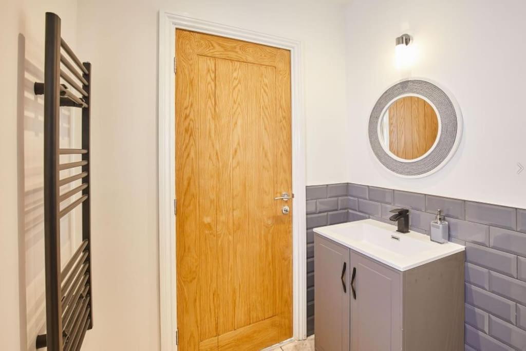 Apartment 1 - Queens Court