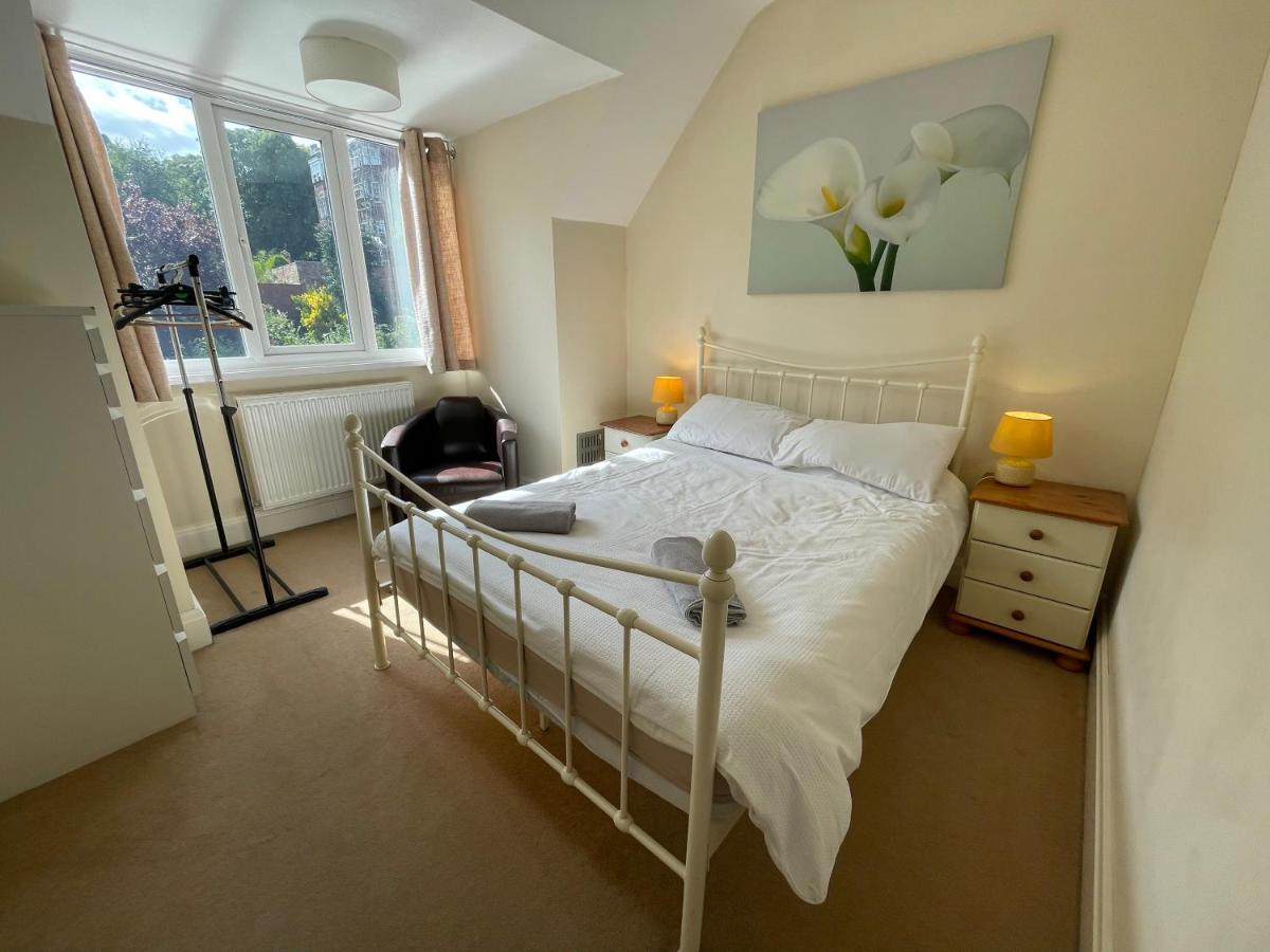 Holiday home Large 5 Bed House In Near The Beach, Large Garden & Hot Tub