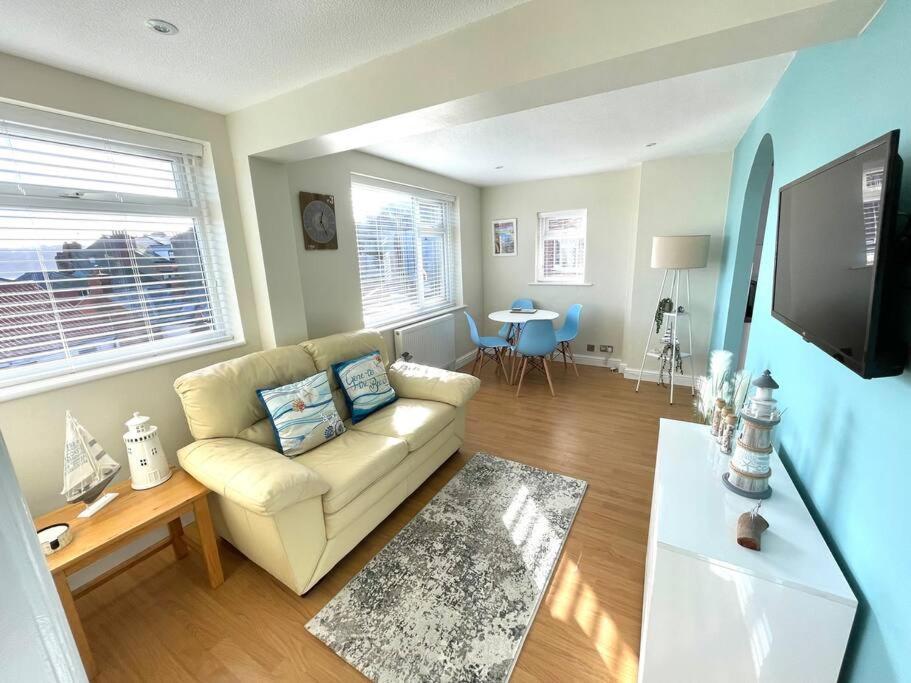Apartment The Breakwaters, One Min From Harbour & Beach Scarborough