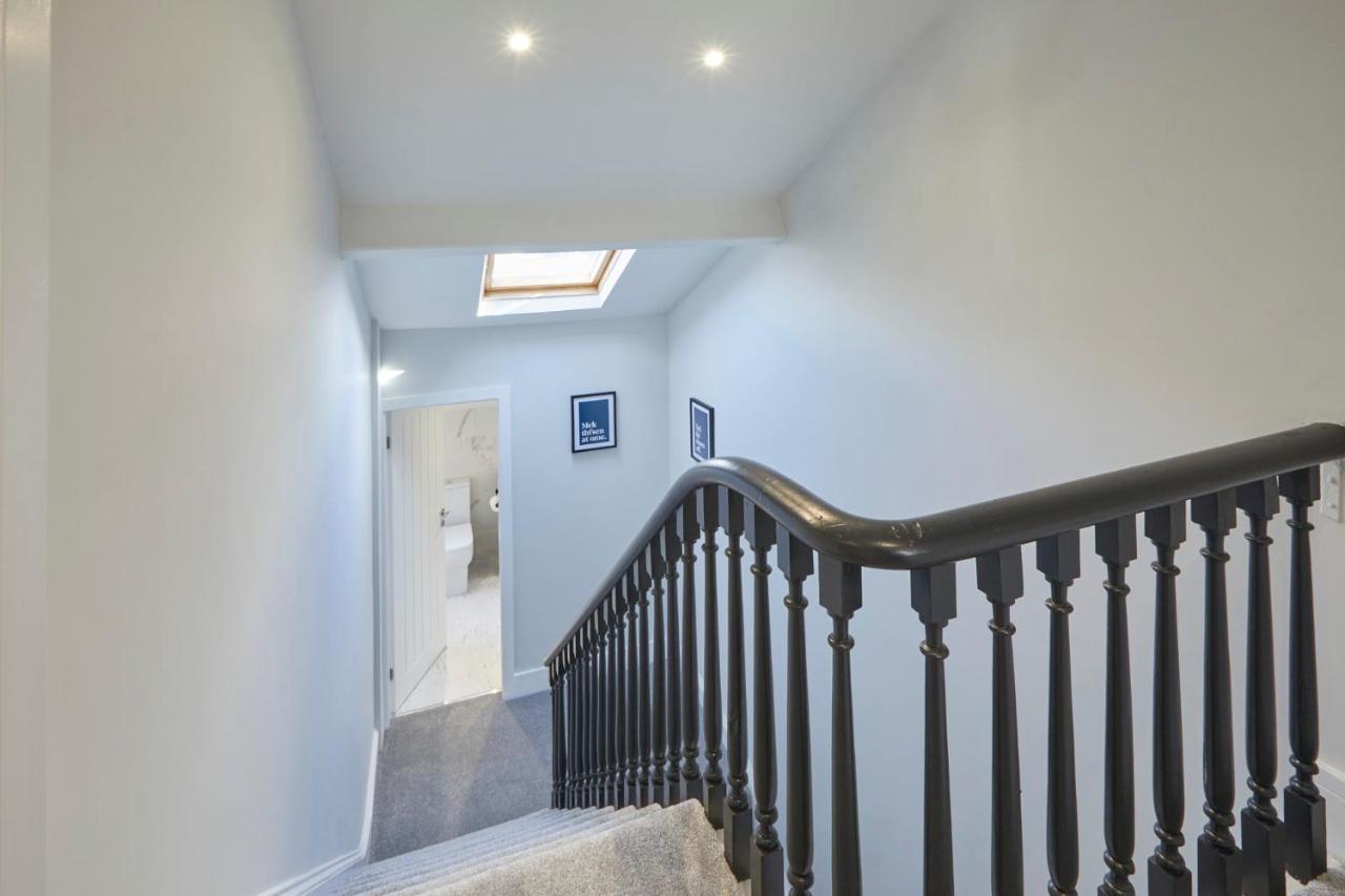 Host & - Alma Square Apartment Scarborough