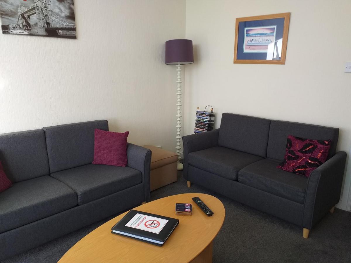 Cricket Stadium View Apartment Scarborough