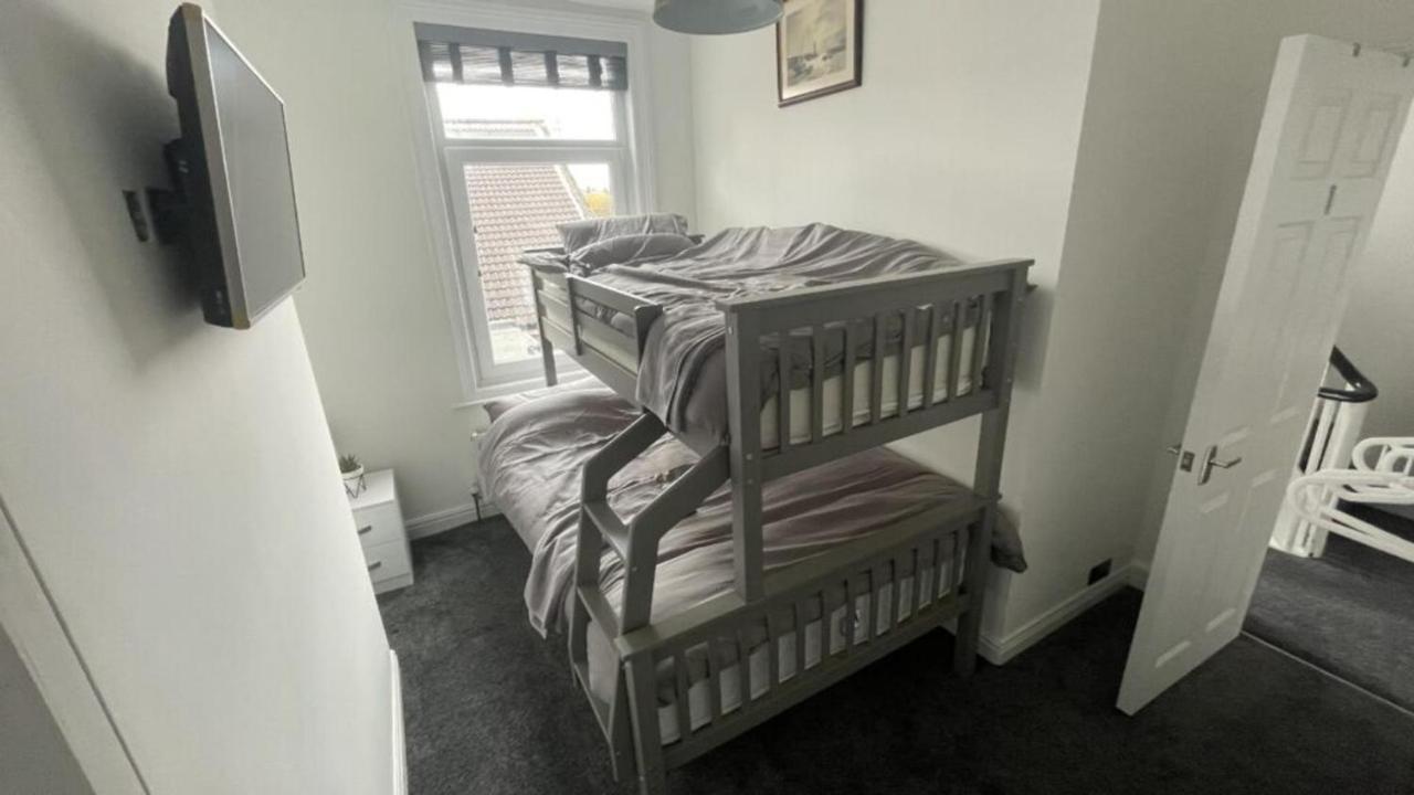 Apartment House Located Centrally For Up To 8 Guests