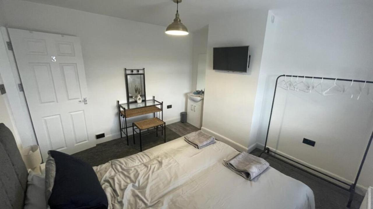 Apartment House Located Centrally For Up To 8 Guests Scarborough