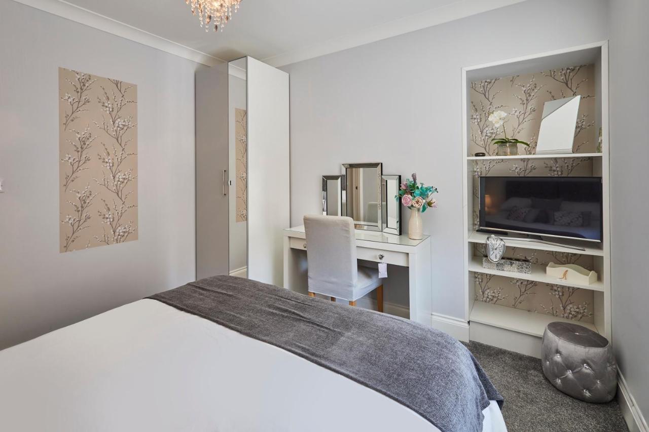 Apartment Host & - Brooklands Timeless