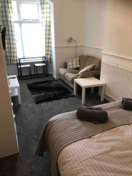 1studio Avenue House * Scarborough