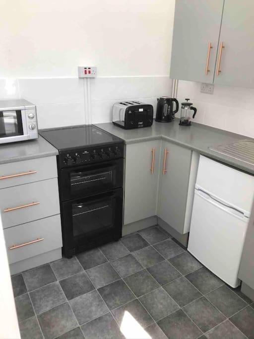 1studio Avenue House Apartment Scarborough