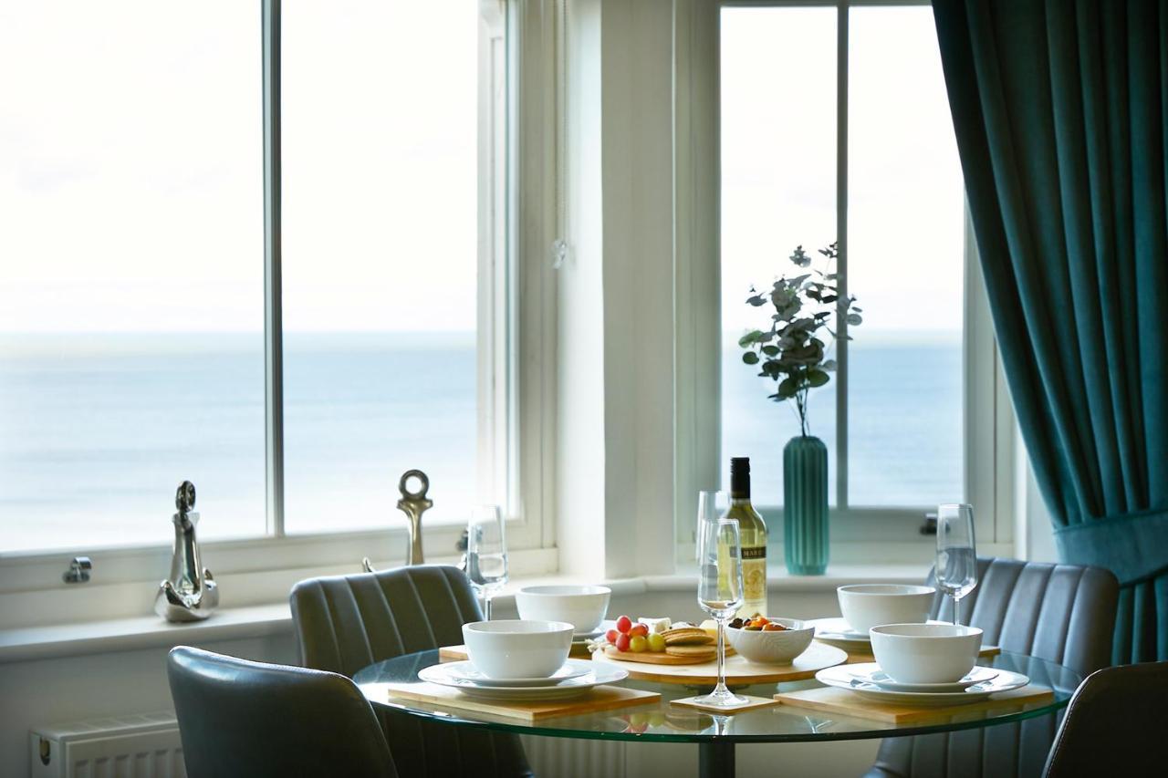 Sea View Serenity, Breath Taking Sea View Sleeps 4, Yorkshire Coast Lets Apartment *