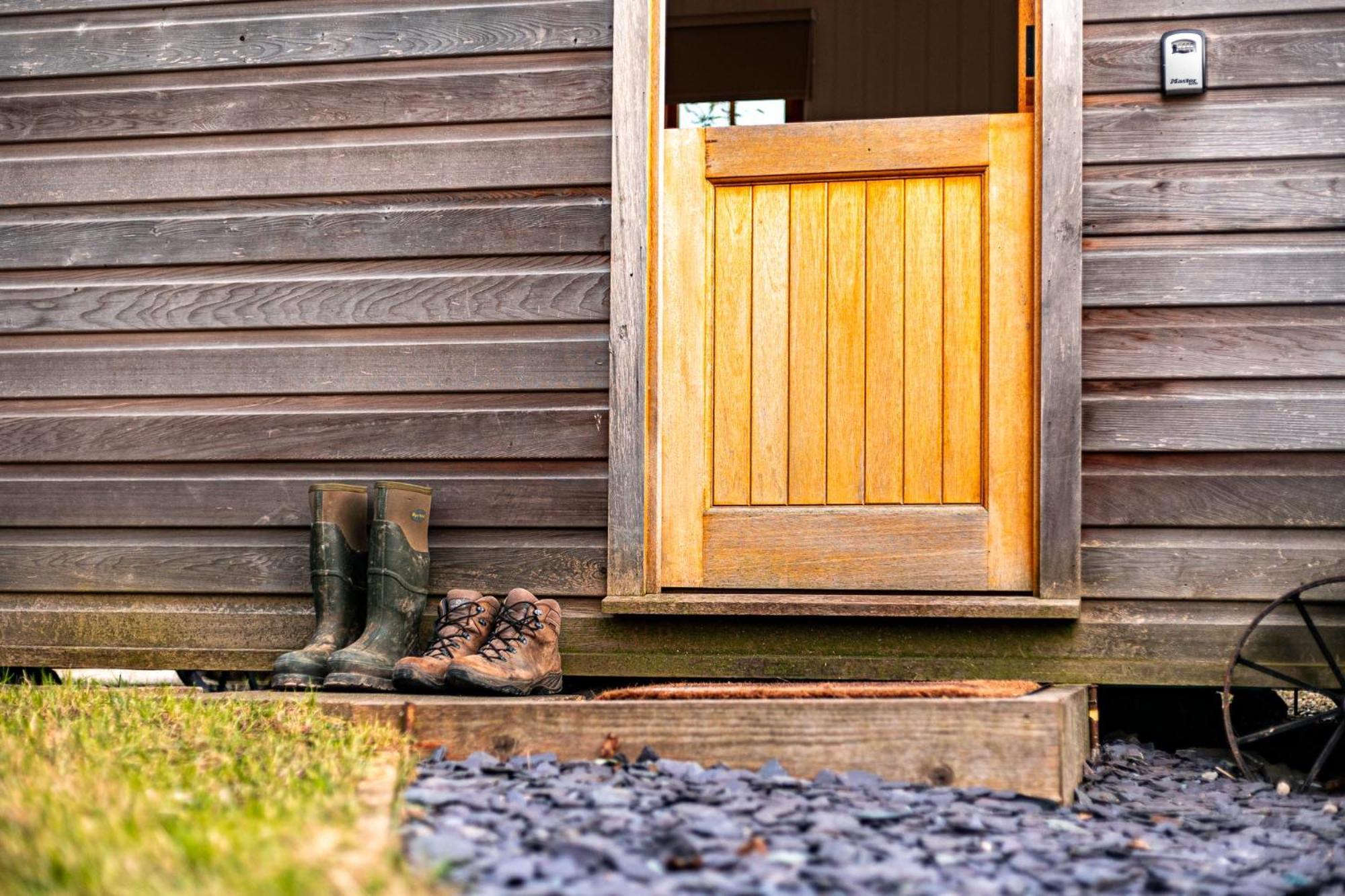 Shepherds Hut, West Ayton, Apartment