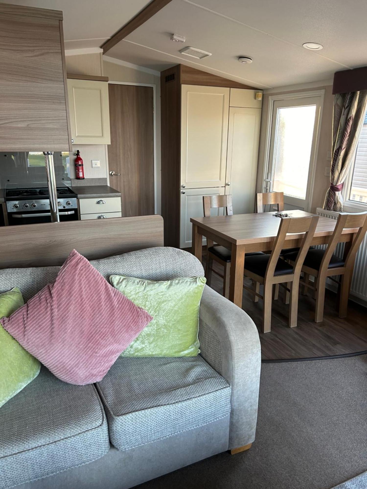 3 Bedroomed Caravan With Amazing Sea Views!