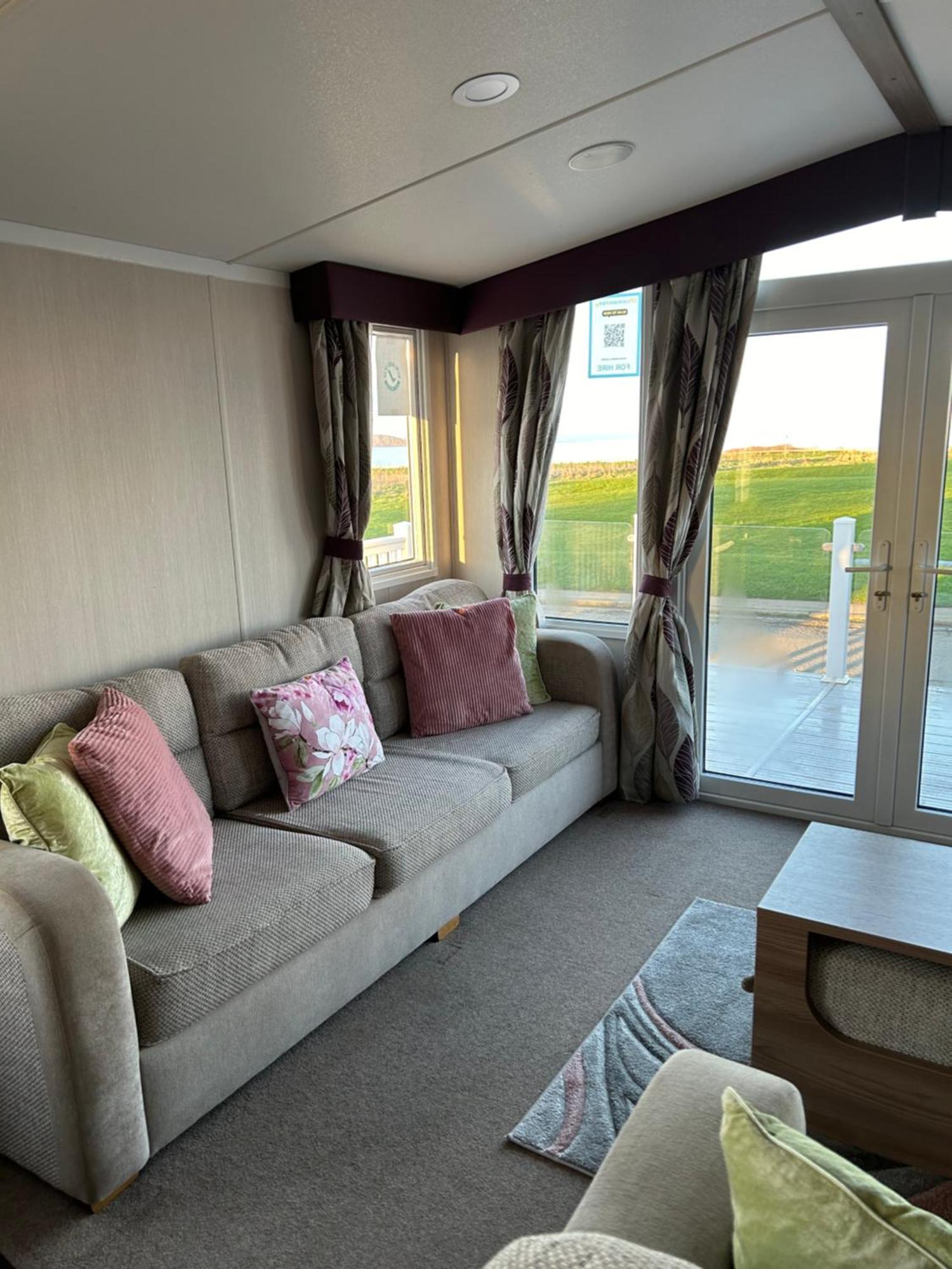 3 Bedroomed Caravan With Amazing Sea Views! * Scarborough