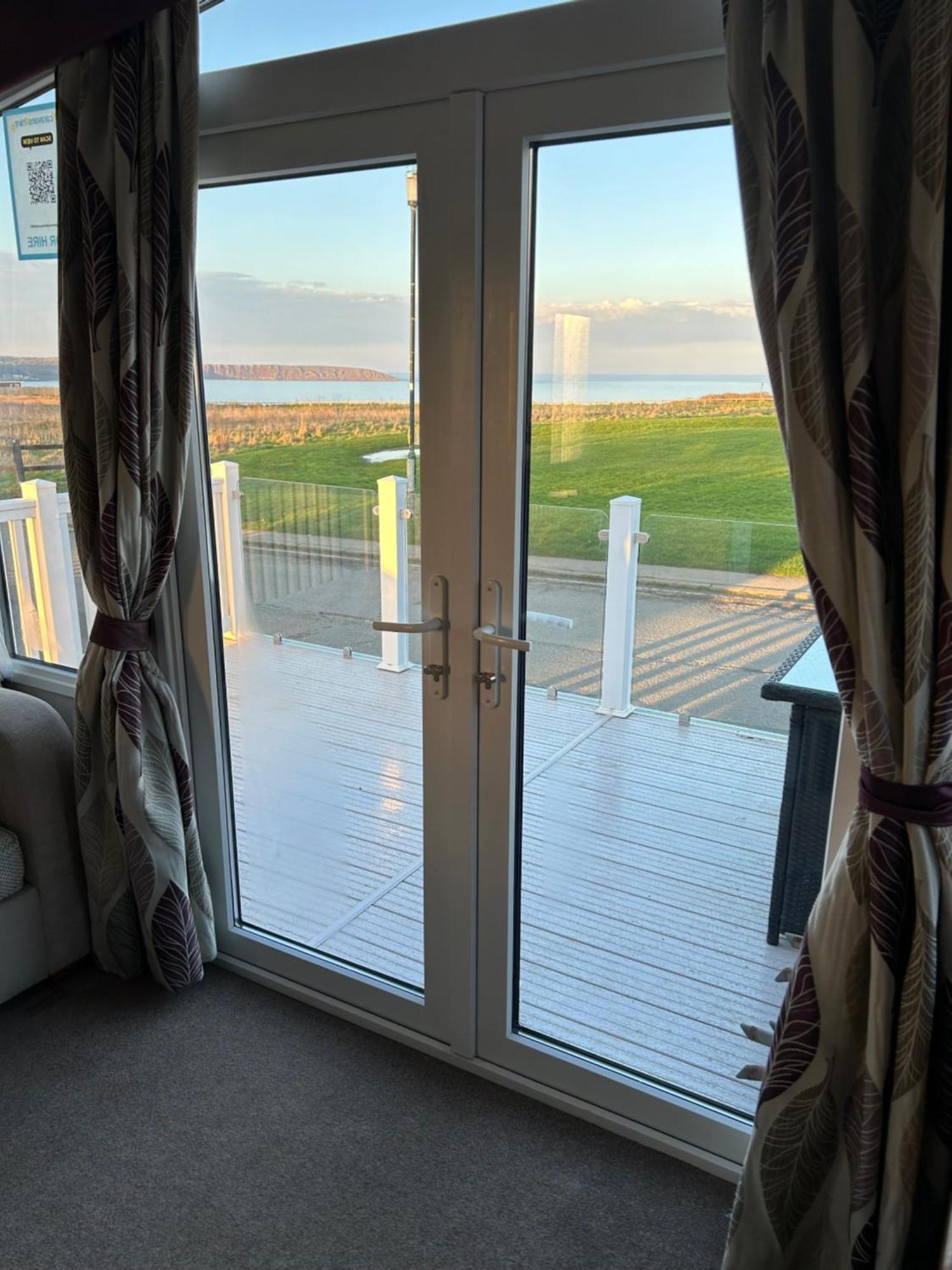3 Bedroomed Caravan With Amazing Sea Views! * Scarborough