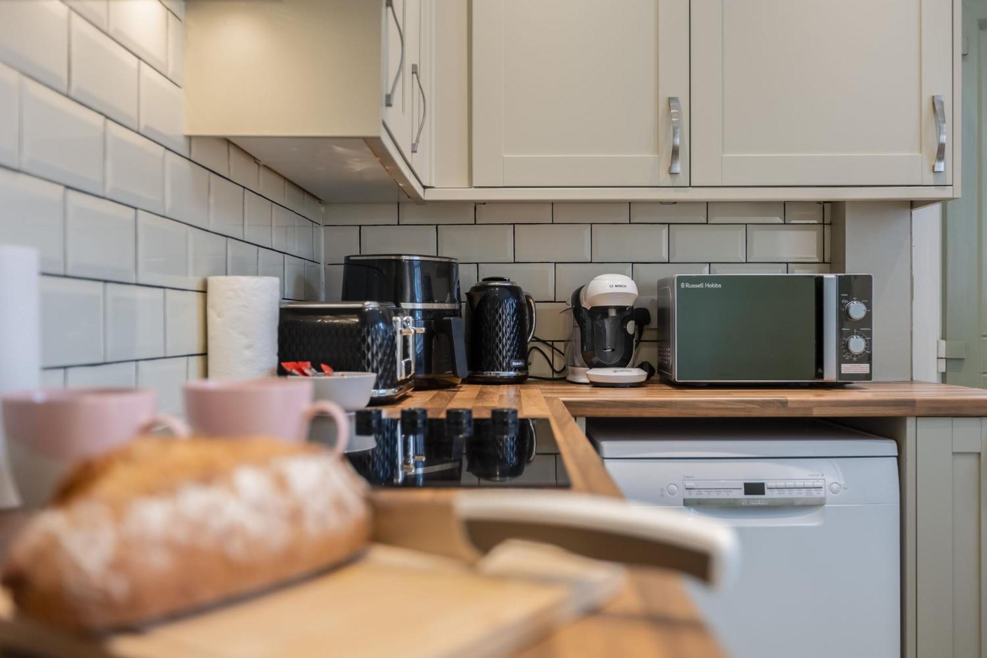 Holiday home Coastal Escape Close To North Bay- Pet Friendly *