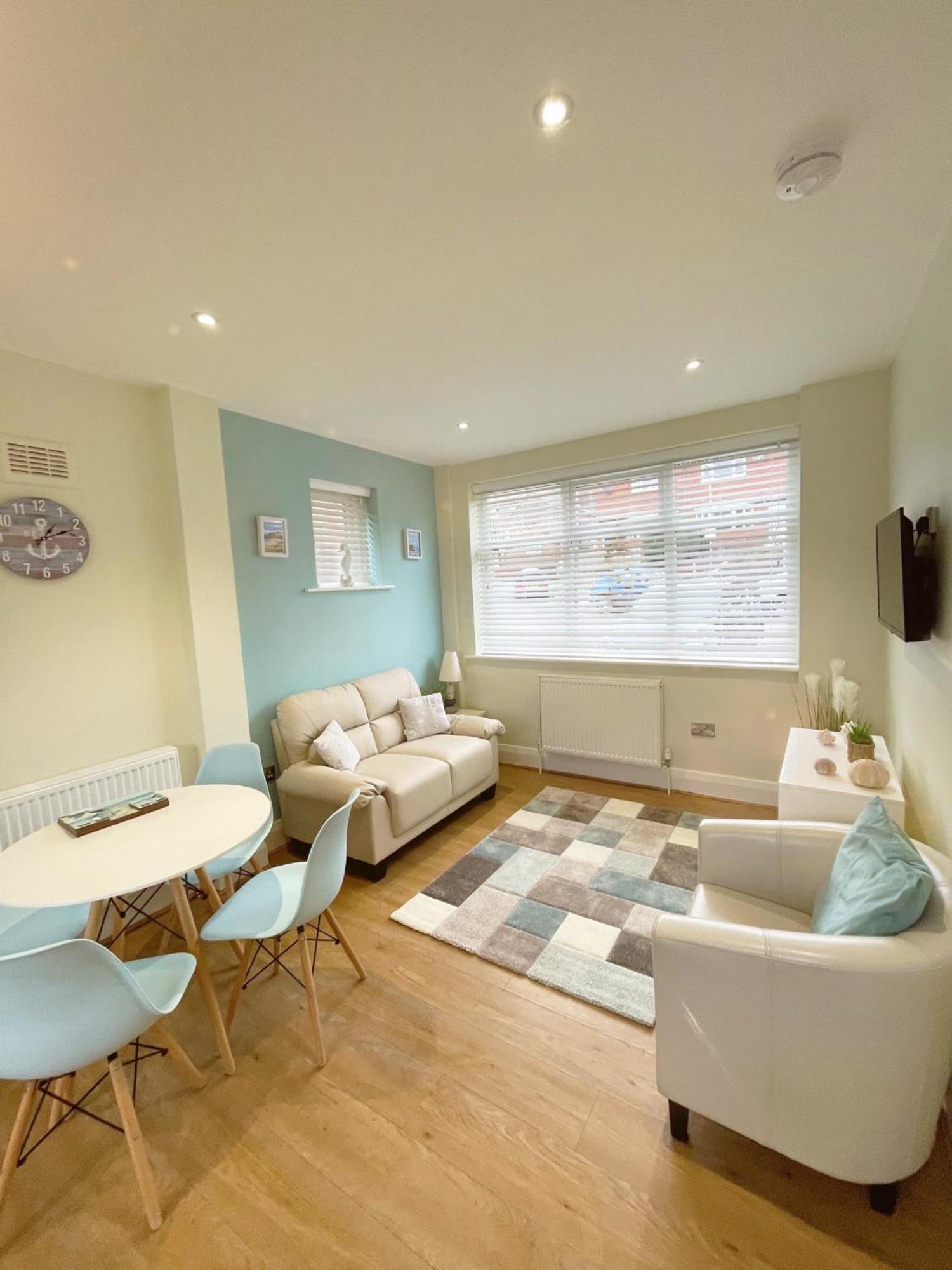 Apartment The Beachcomber, One Min From Harbour And Beach Scarborough