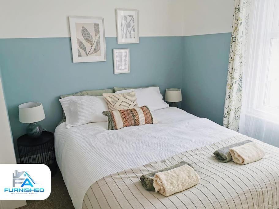 Holiday home 4 Bedroom House - Contractors Welcome