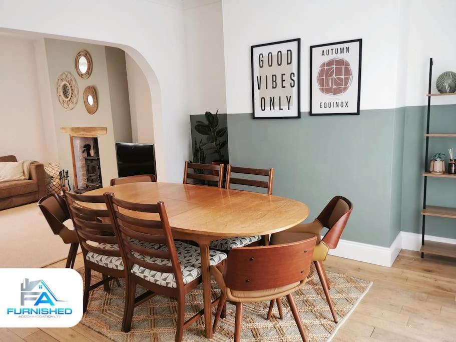 Holiday home 4 Bedroom House - Contractors Welcome