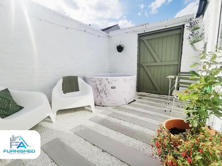 Holiday home 4 Bedroom House - Contractors Welcome *