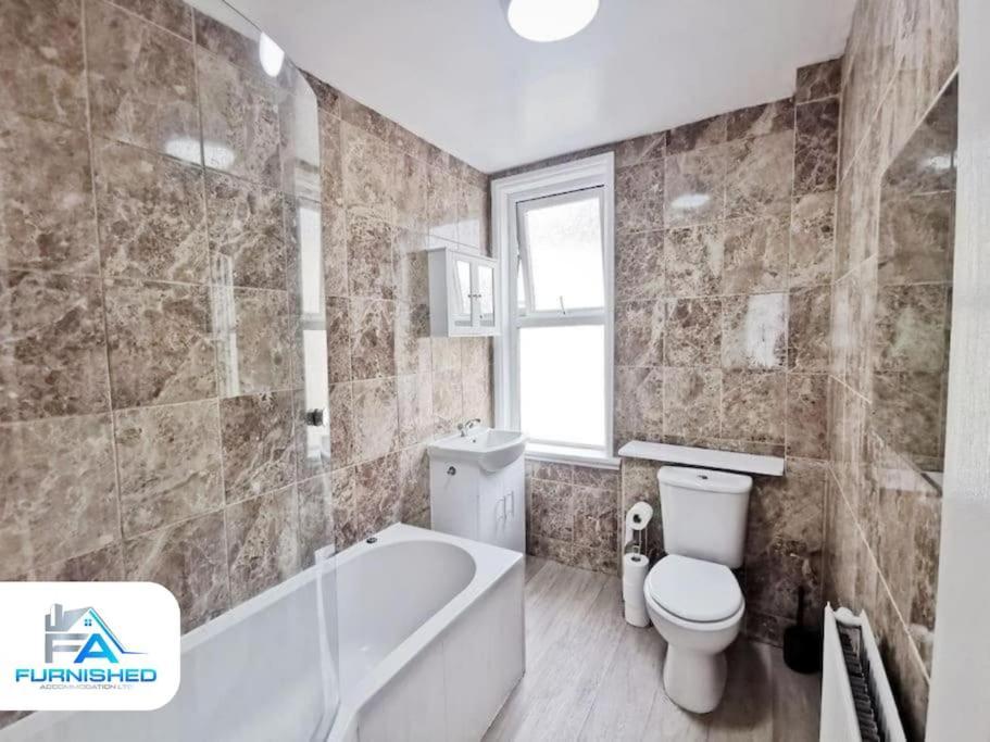 Holiday home 4 Bedroom House - Contractors Welcome Scarborough