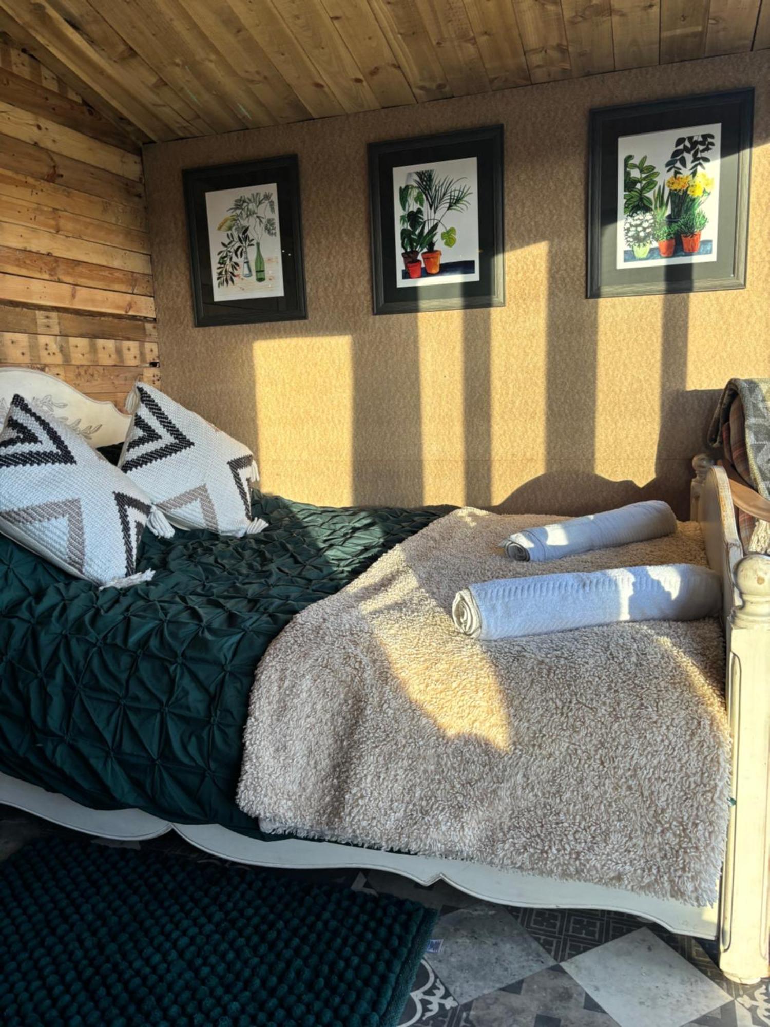 The Deer Hut At Carr House Farm Campsite *