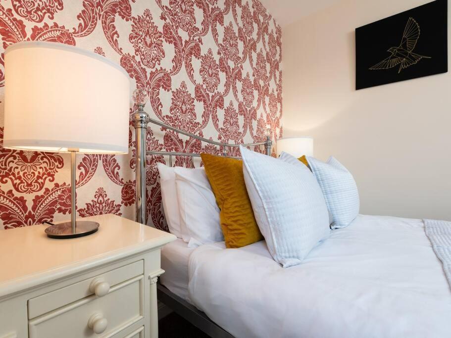 Huge 12 Bedroom Sleep 24 Luxury With 2 Hot Tubs Holiday home