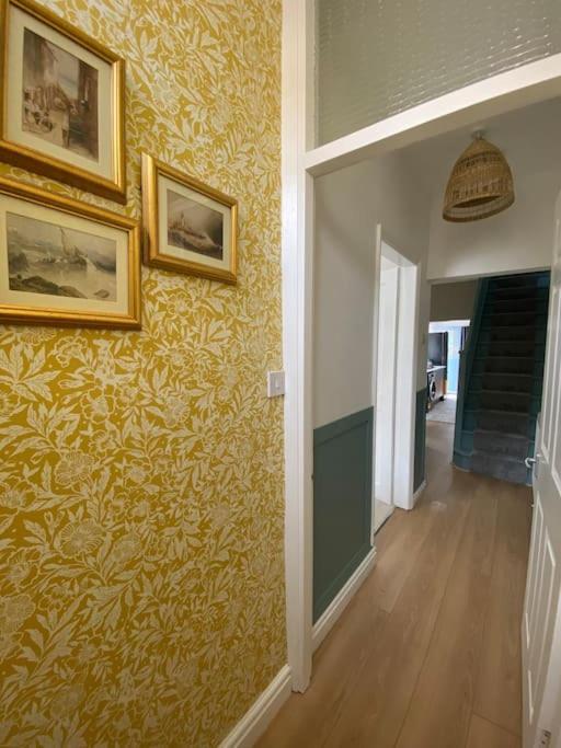Sea Biscuit Cottage, Holiday home *