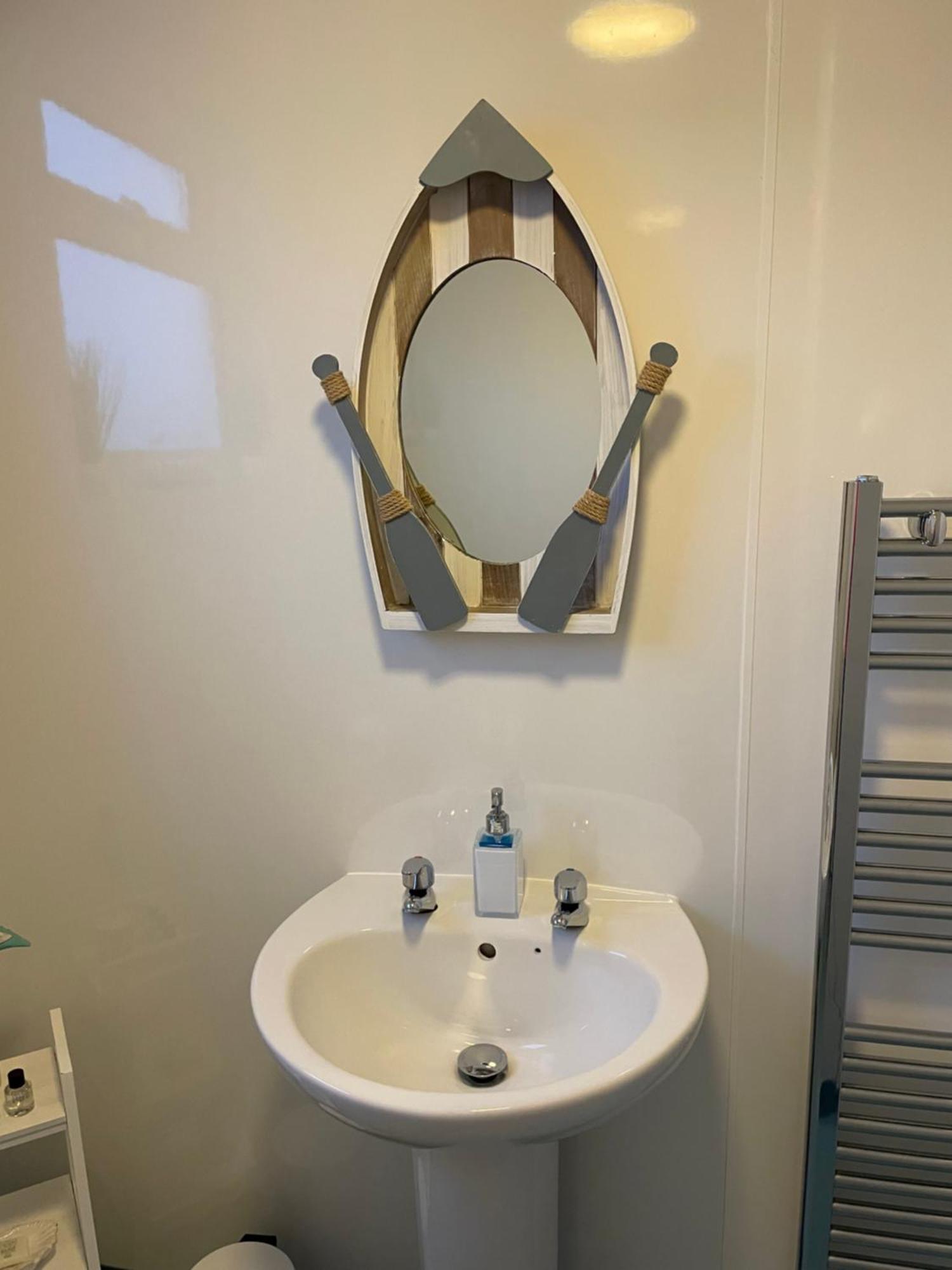 Apartment Lighthouse View, One Min From Harbour & Beach Scarborough