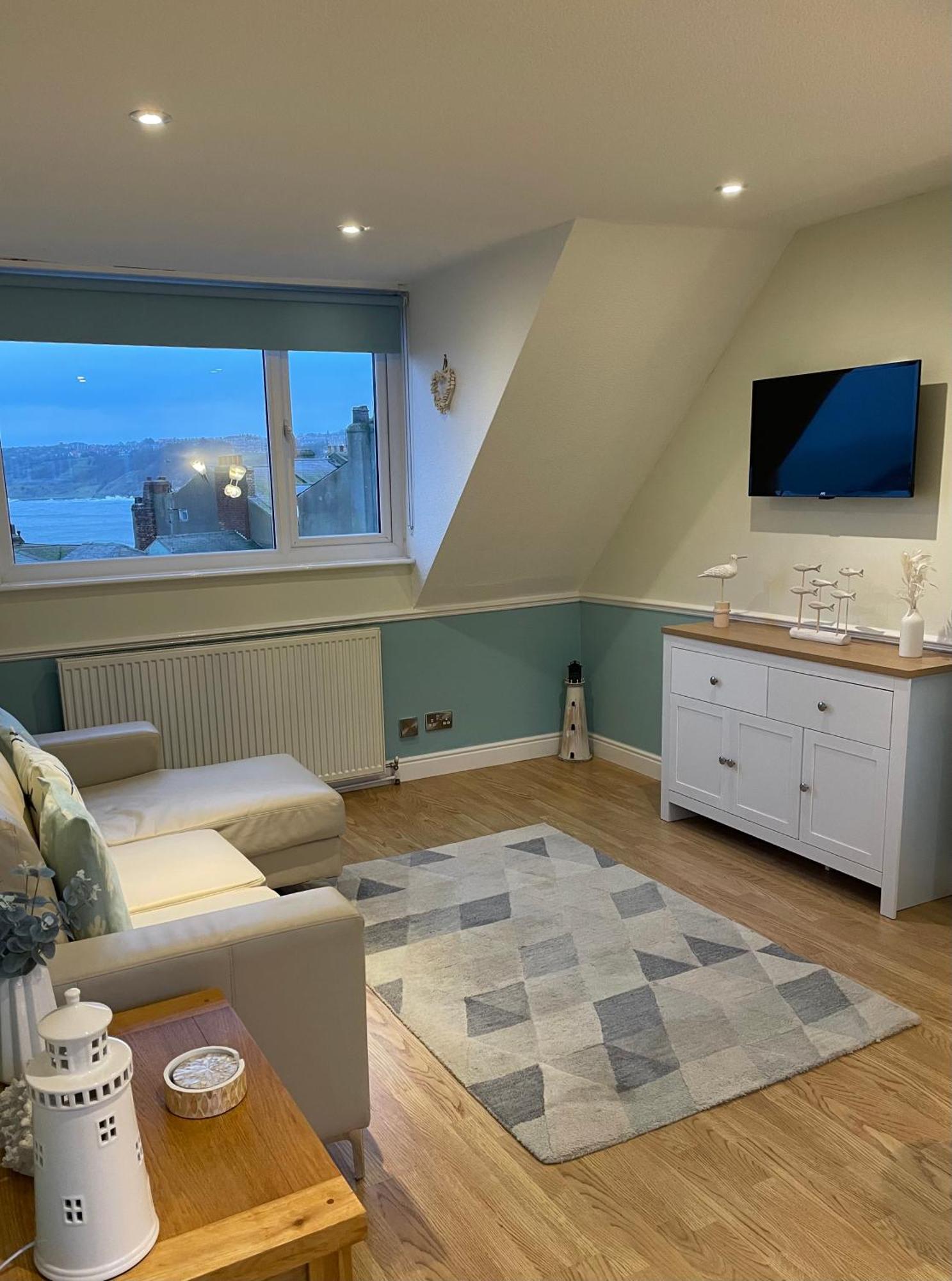 Lighthouse View, One Min From Harbour & Beach Apartment Scarborough