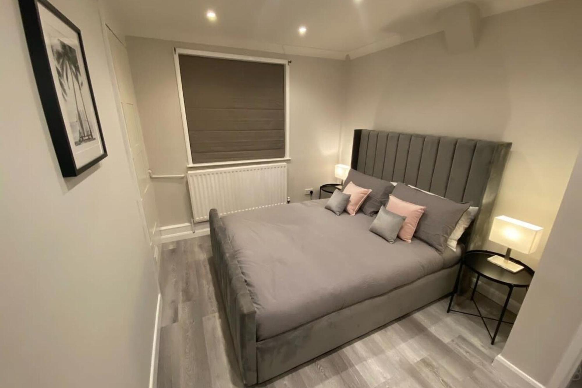 Molokai Snug Location North South Bay Courtyard Garden Parking Apartment Scarborough
