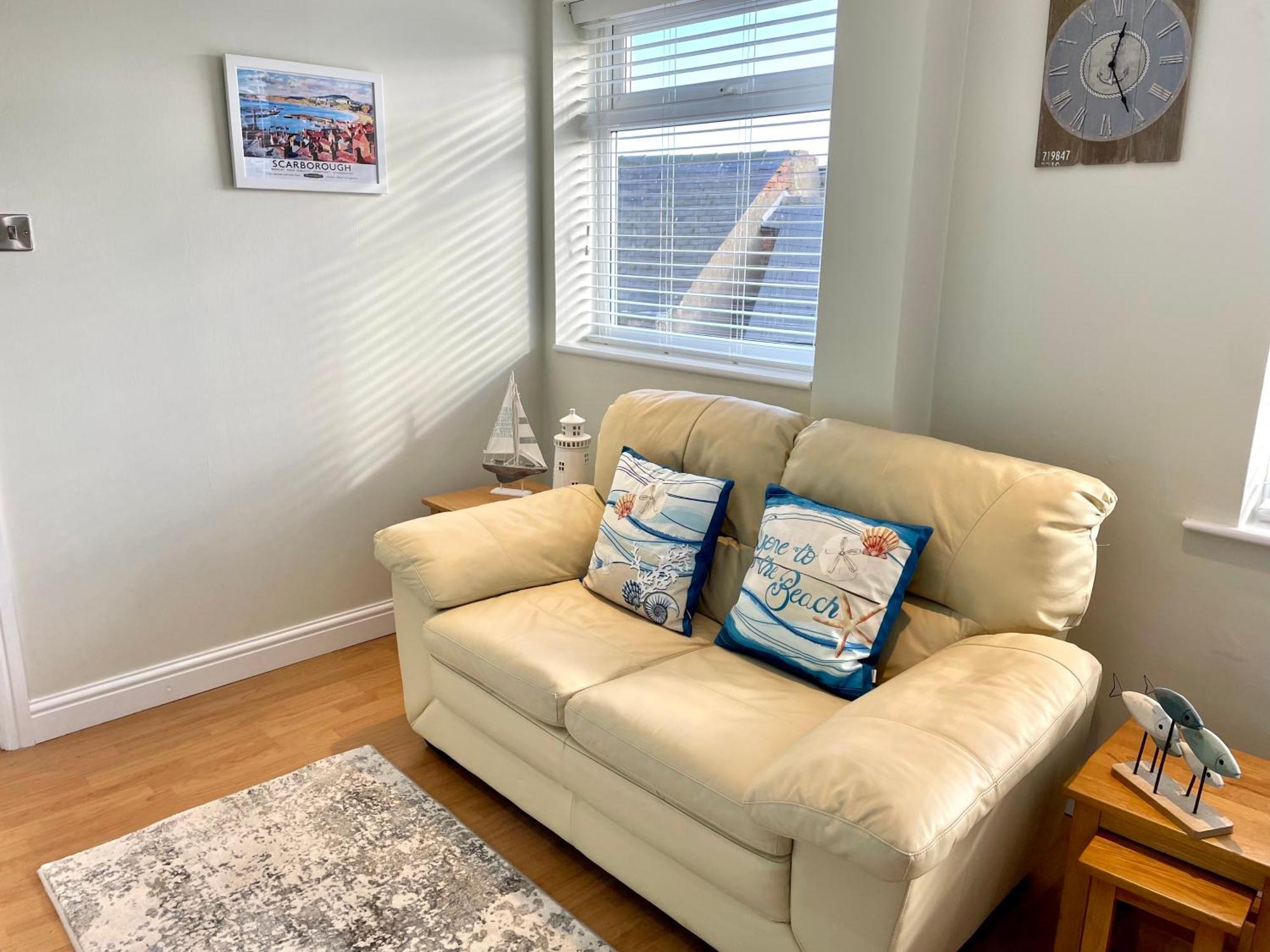 Apartment The Breakwaters, One Min From Harbour & Beach