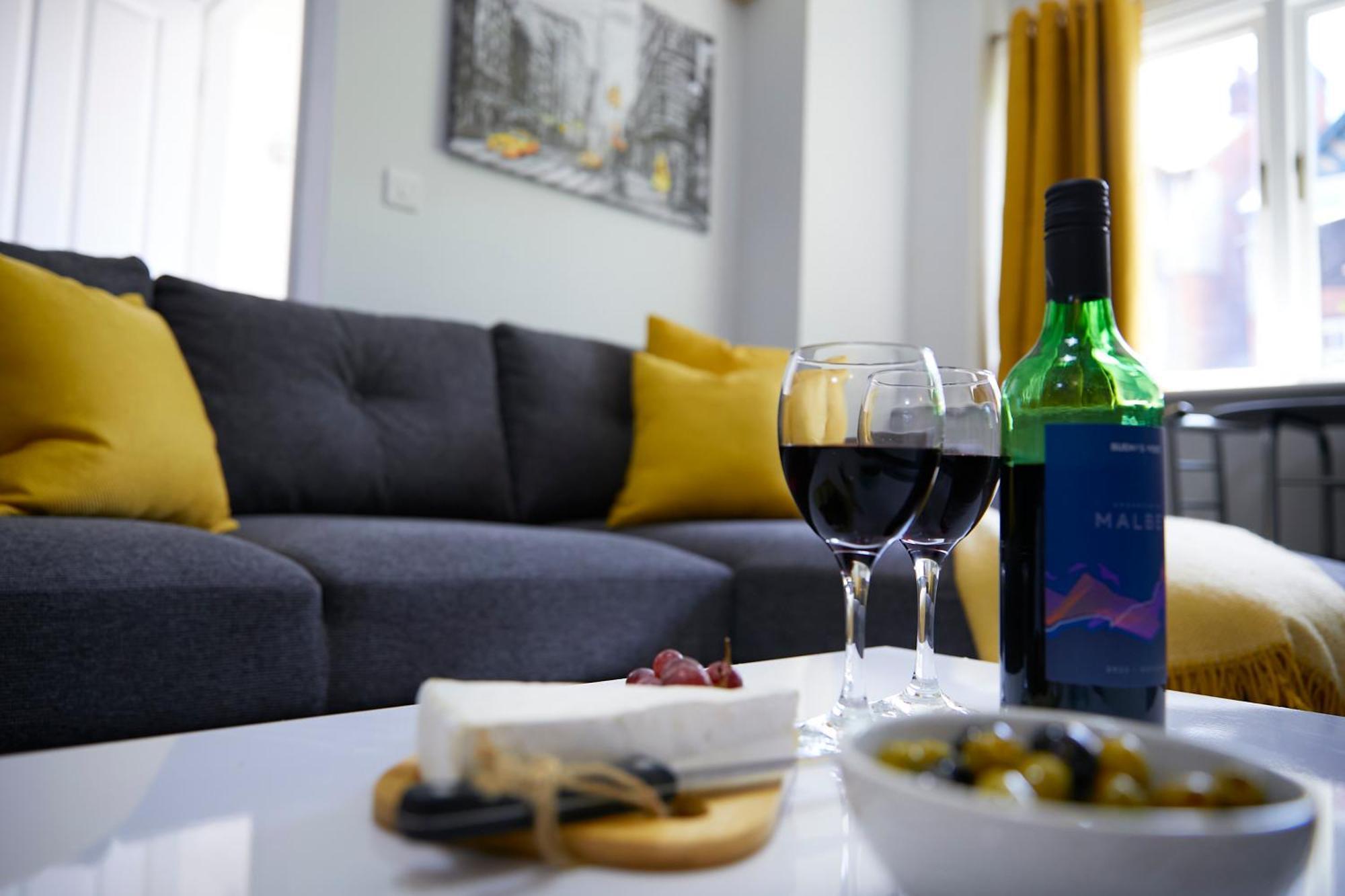 The Coach House Apartment, Dog Friendly With Patio Area, Yorkshire Coast Lets. Apartment