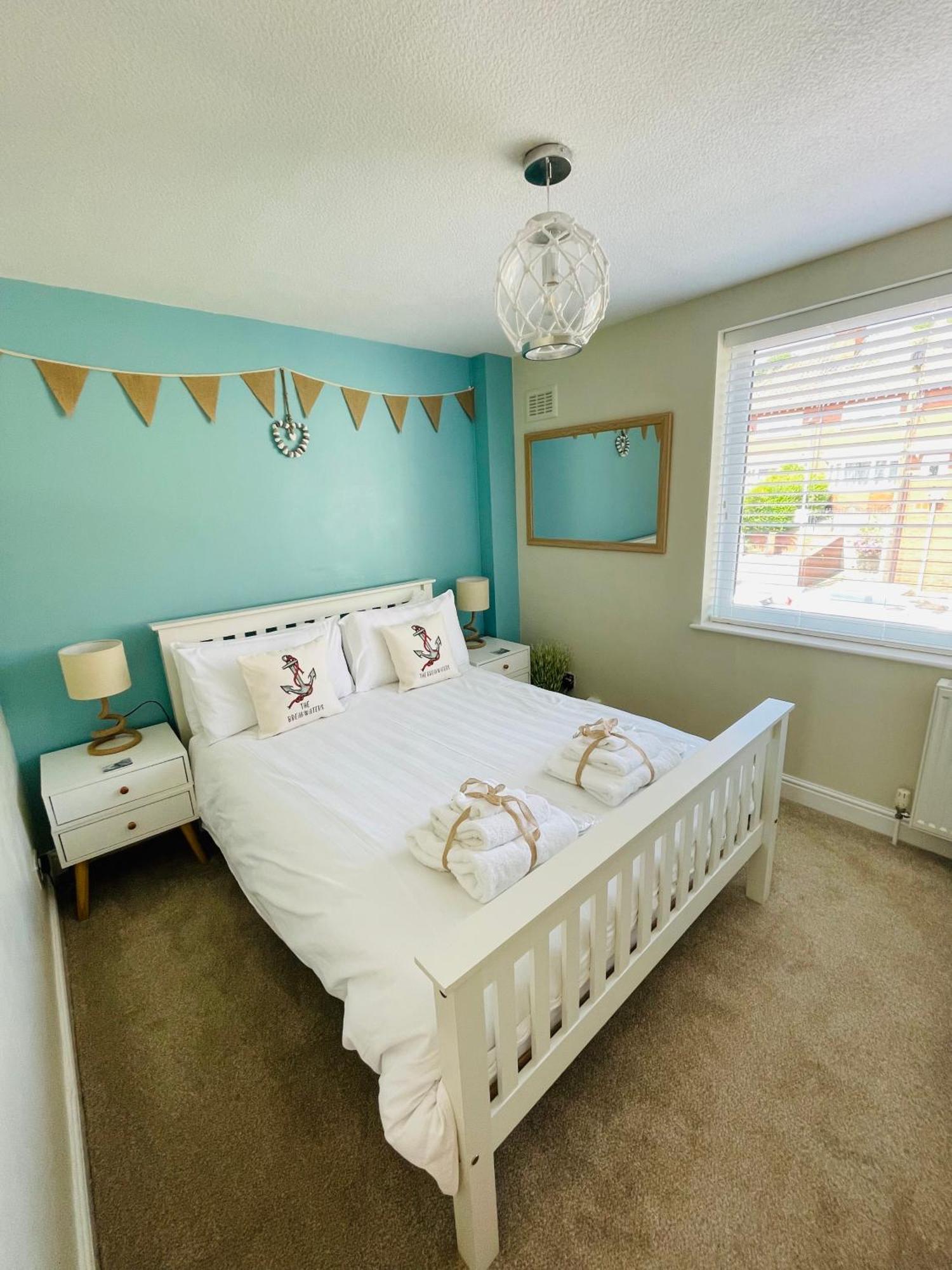 Apartment The Breakwaters, One Min From Harbour & Beach Scarborough