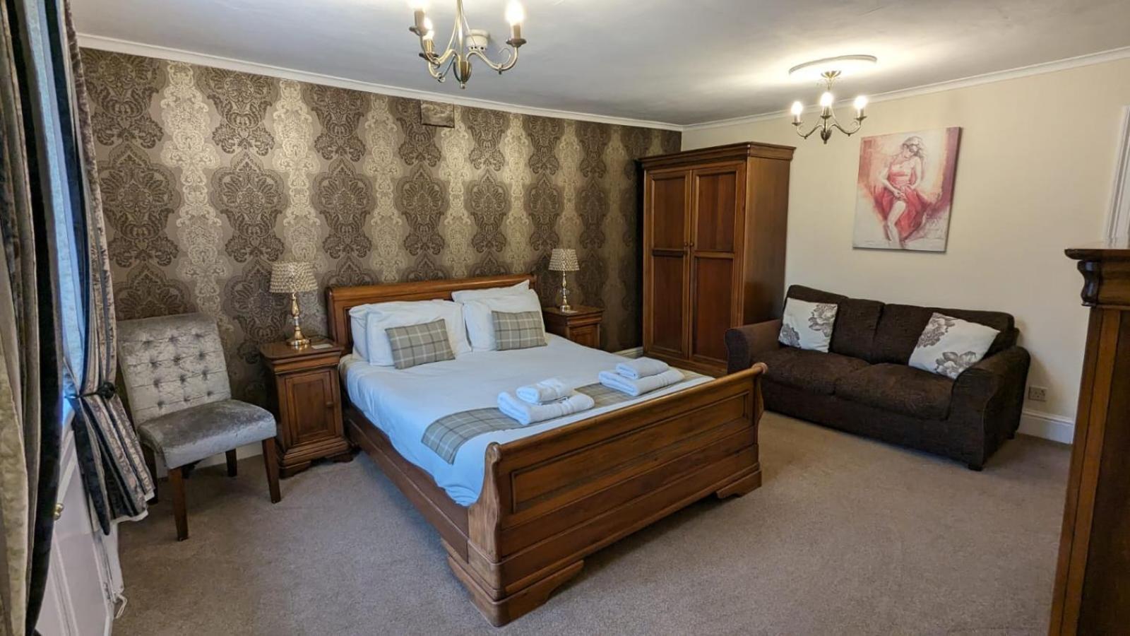 East Ayton Hotel,