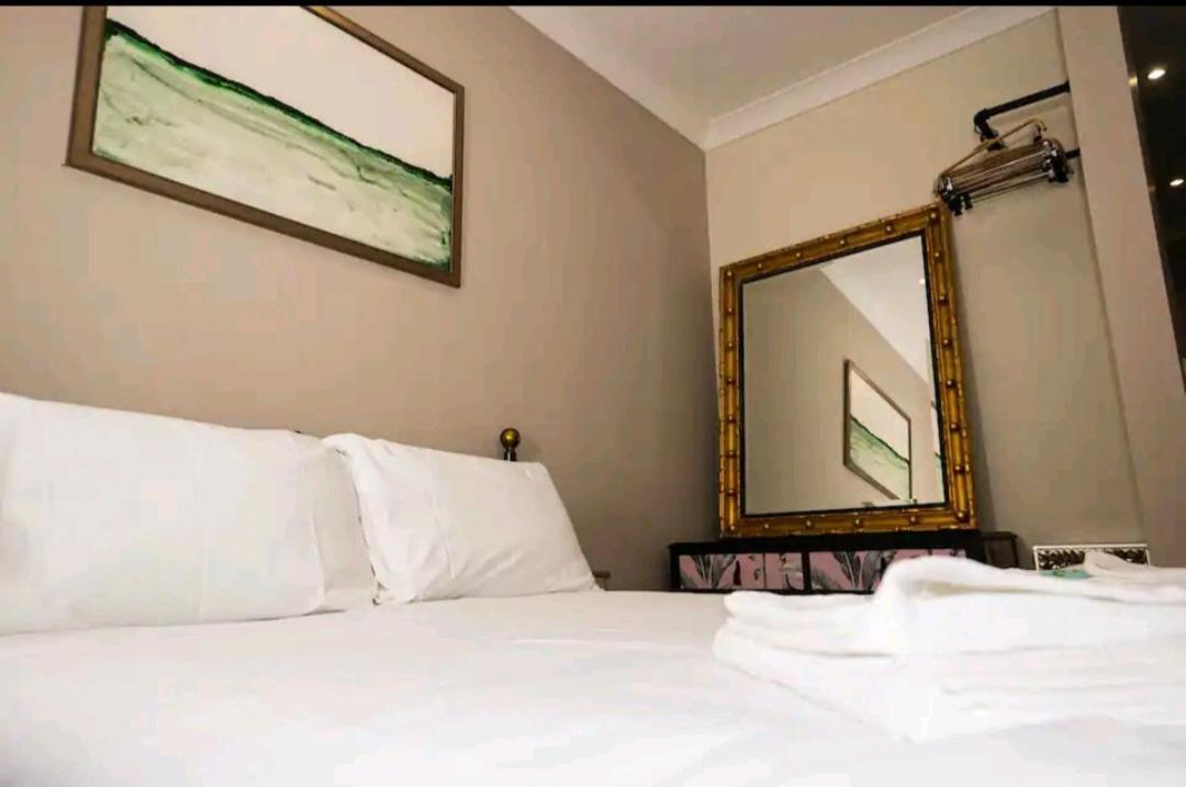 Stones Throw Apartment Scarborough