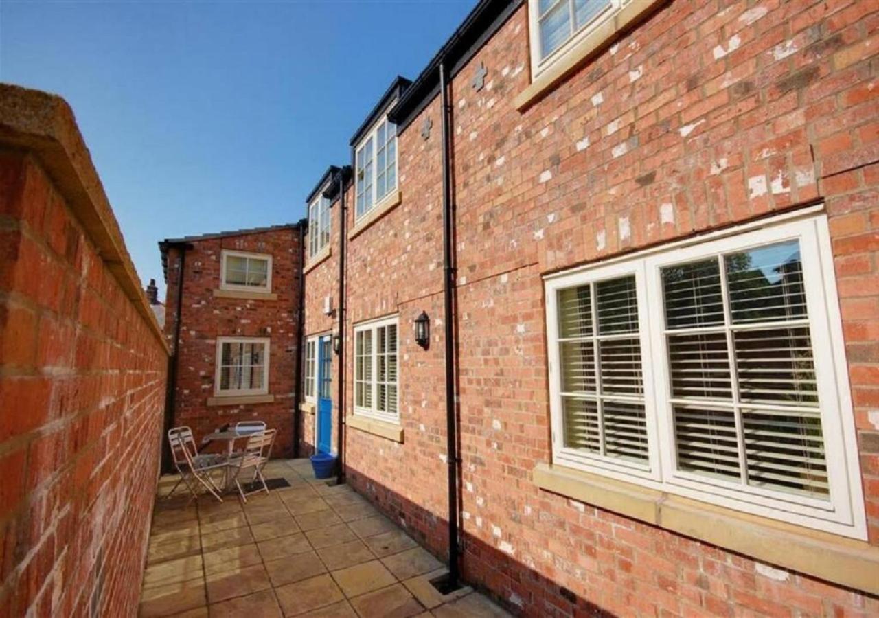 Apartment Luxury 2 Bed Close To Beach-with Parking! *