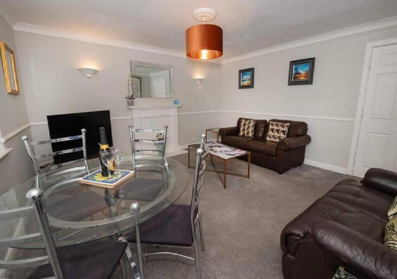 Pelican-stylish 2-bed Close To & Town Apartment Scarborough