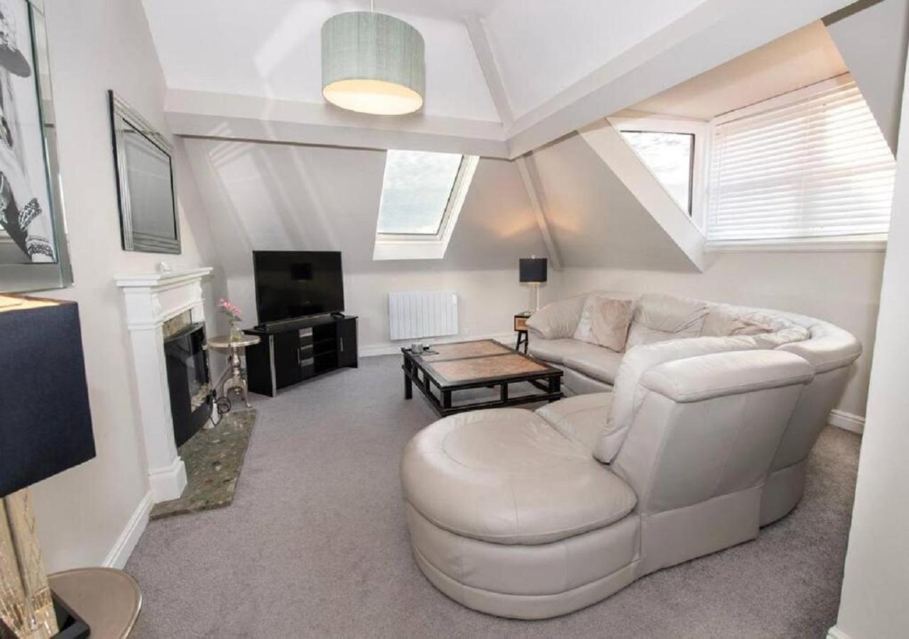 Apartment Sandmartin - Floor 3-bed Sea Views & Parking *