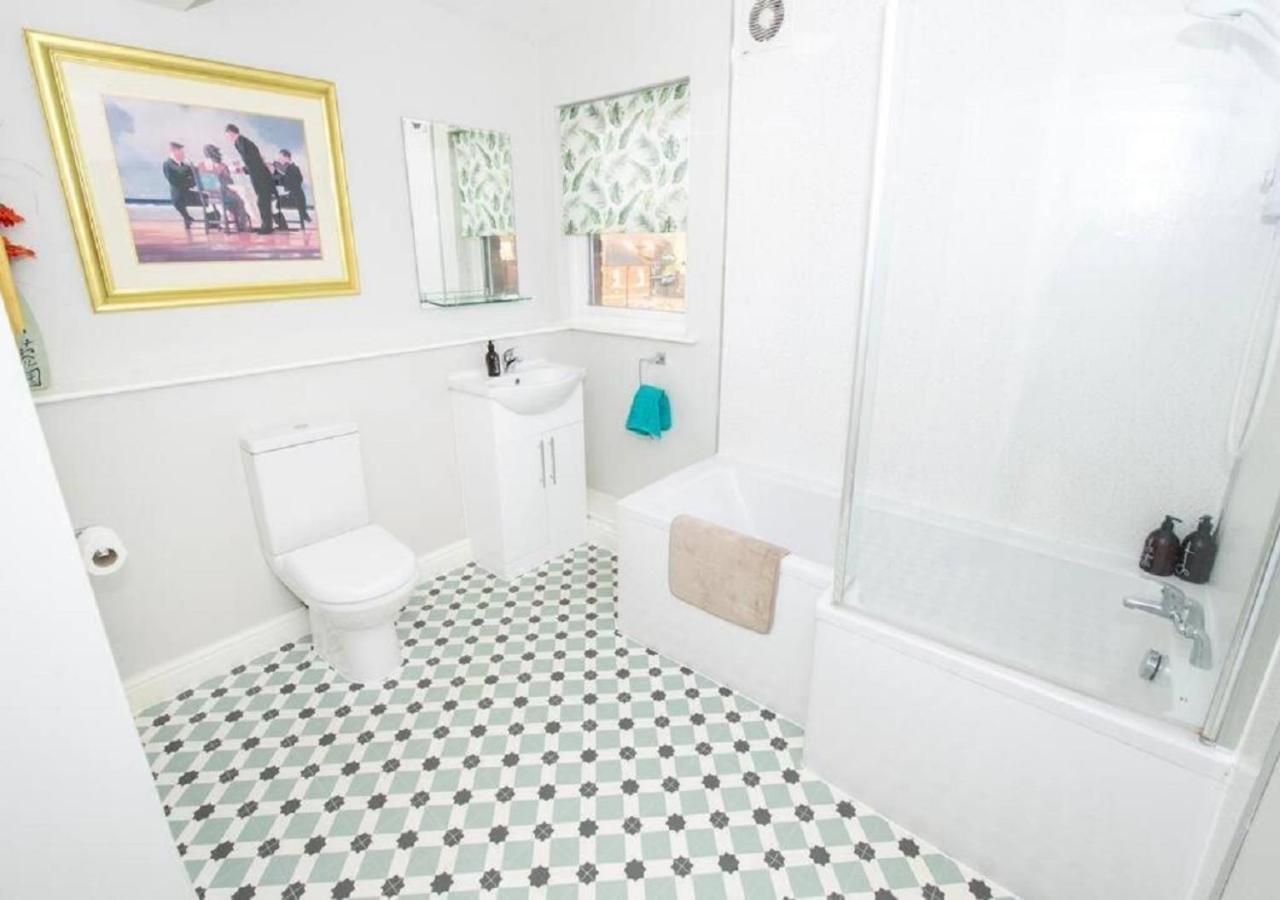 Sandmartin - Floor 3-bed Sea Views & Parking Scarborough