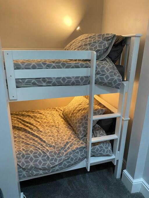 Vere House, 2, Spacious & Great Location Scarborough