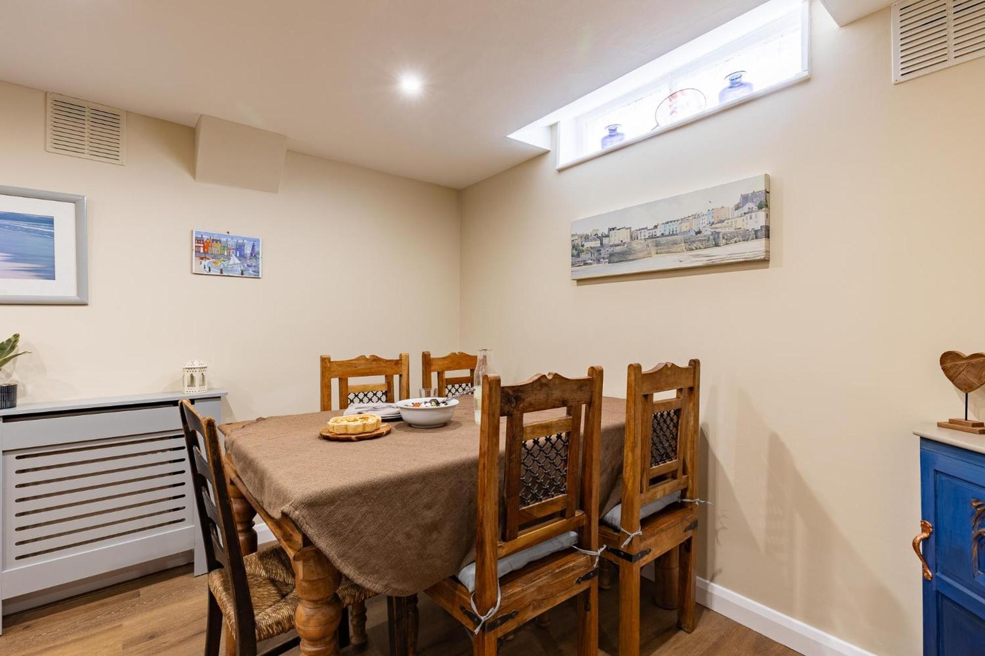 Castle Bay Apartment Scarborough