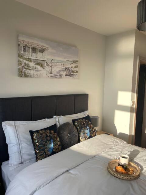 Spectacular 2 Bedroom Balcony Sea View Flat * Scarborough