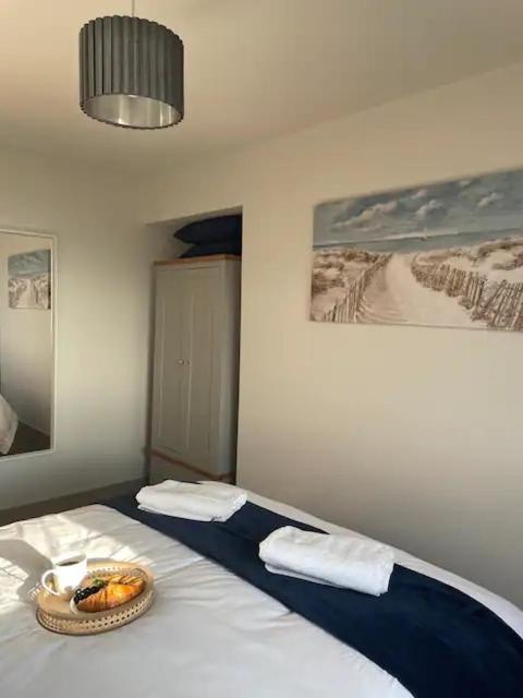 Spectacular 2 Bedroom Balcony Sea View Flat