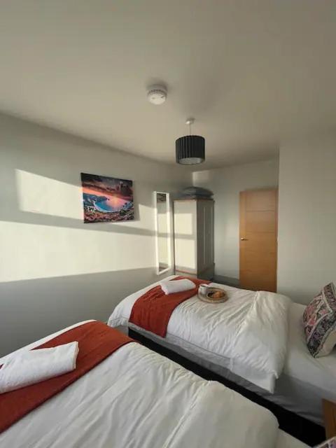 Spectacular 2 Bedroom Balcony Sea View Flat Apartment *