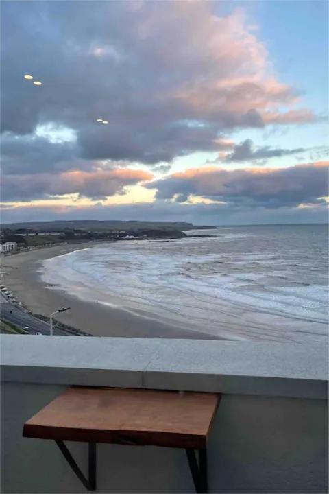 Spectacular 2 Bedroom Balcony Sea View Flat Apartment Scarborough