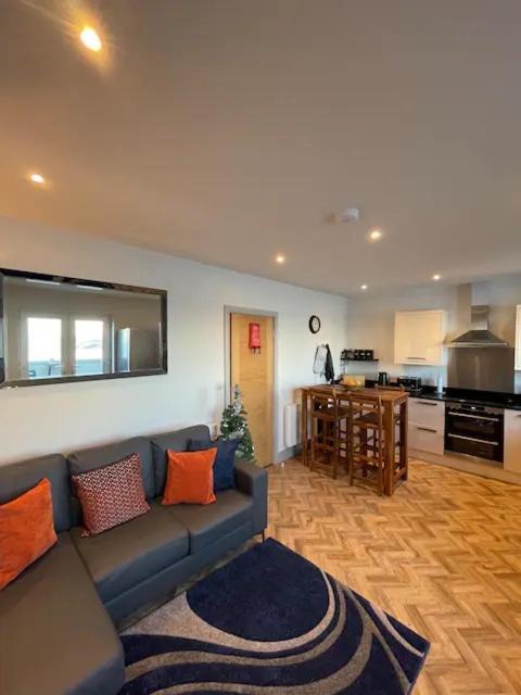 Spectacular 2 Bedroom Balcony Sea View Flat * Scarborough