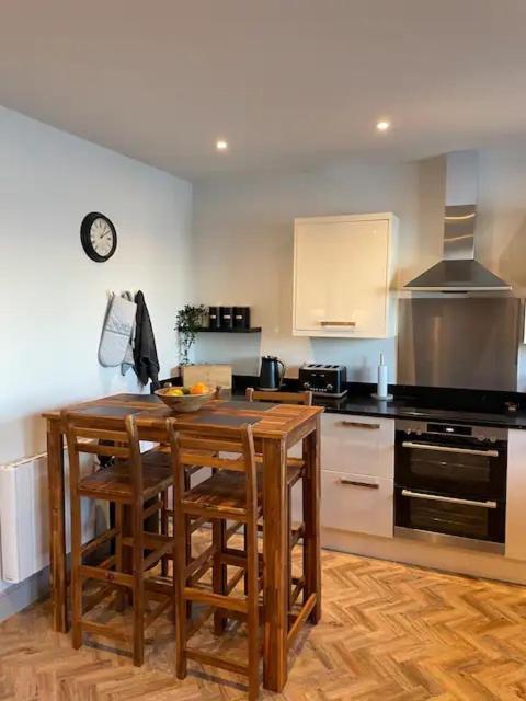 Spectacular 2 Bedroom Balcony Sea View Flat Scarborough