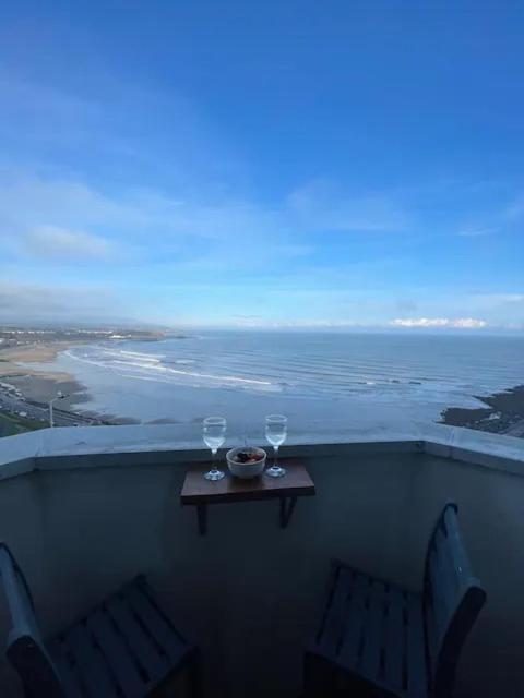 Spectacular 2 Bedroom Balcony Sea View Flat Apartment Scarborough