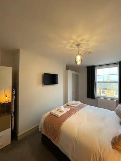 Superb 2 Bedroom Sea View Flat Apartment Scarborough