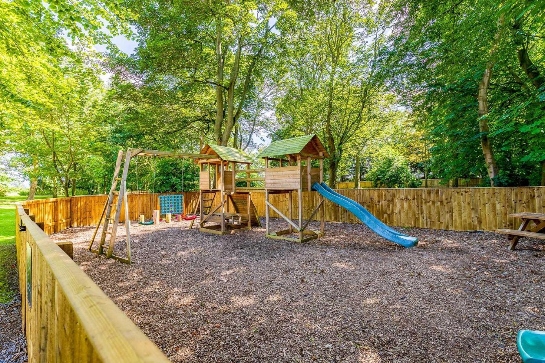 Killerby Old Hall With Hot Tub And Swimming Pool Holiday home *