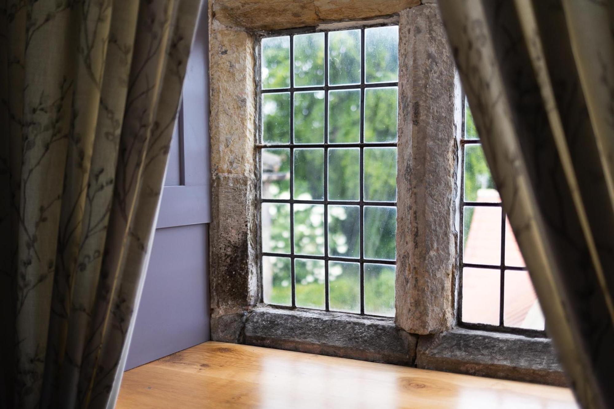 Killerby Old Hall With Hot Tub And Swimming Pool Holiday home *