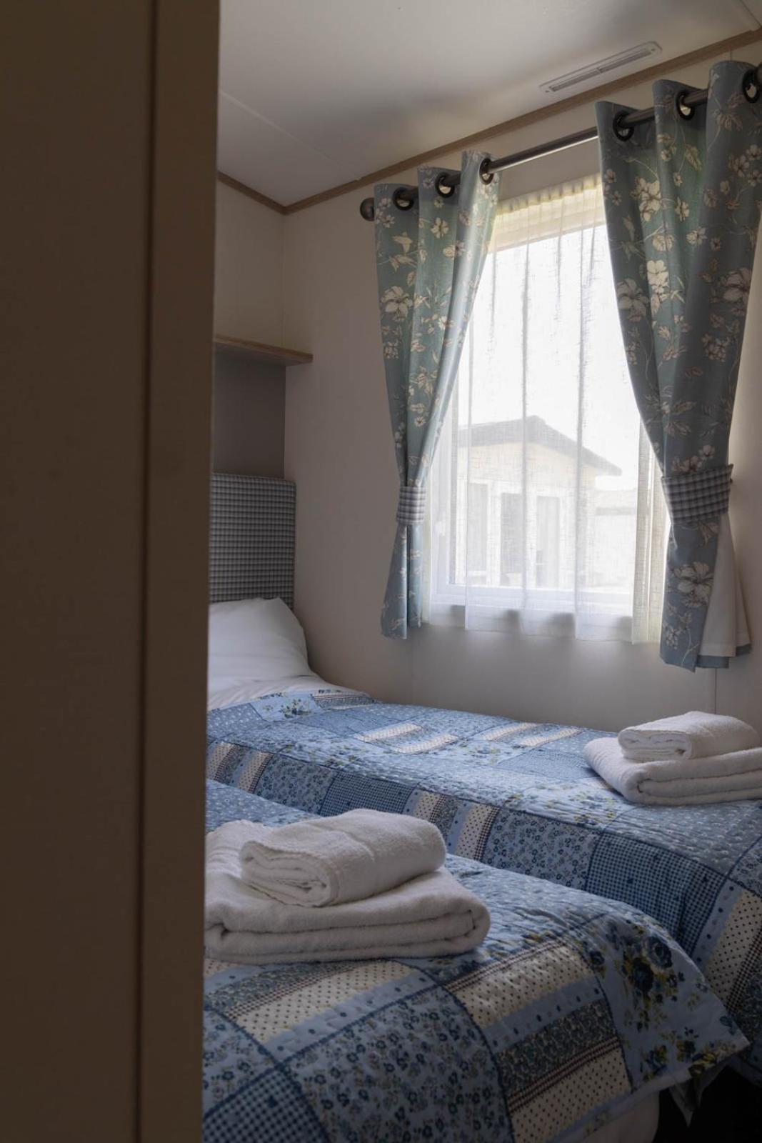 Hiba Luxury At Parkdean Cayton Bay *