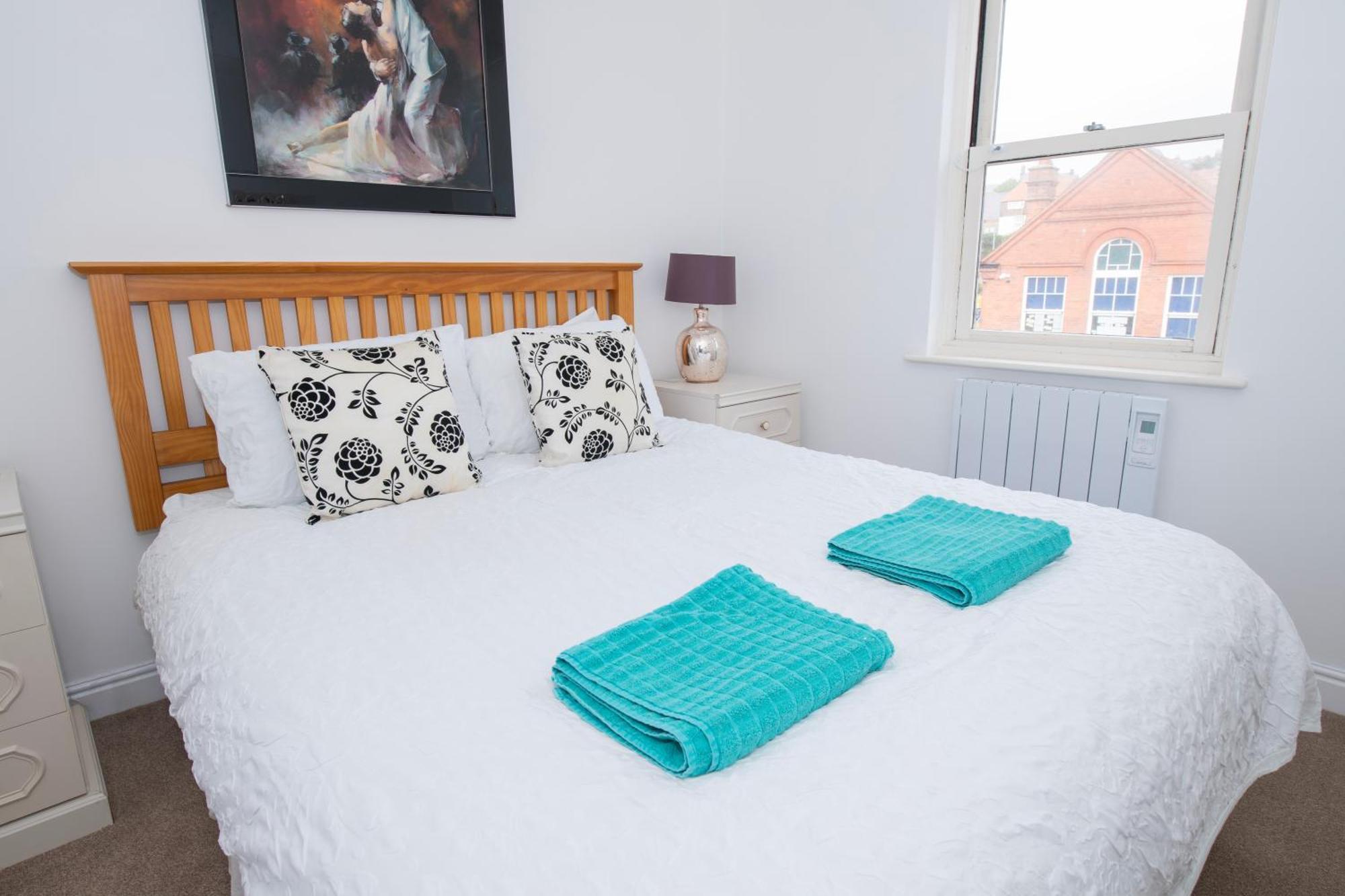 Apartment Hummingbird - Spacious One-bed Scarborough